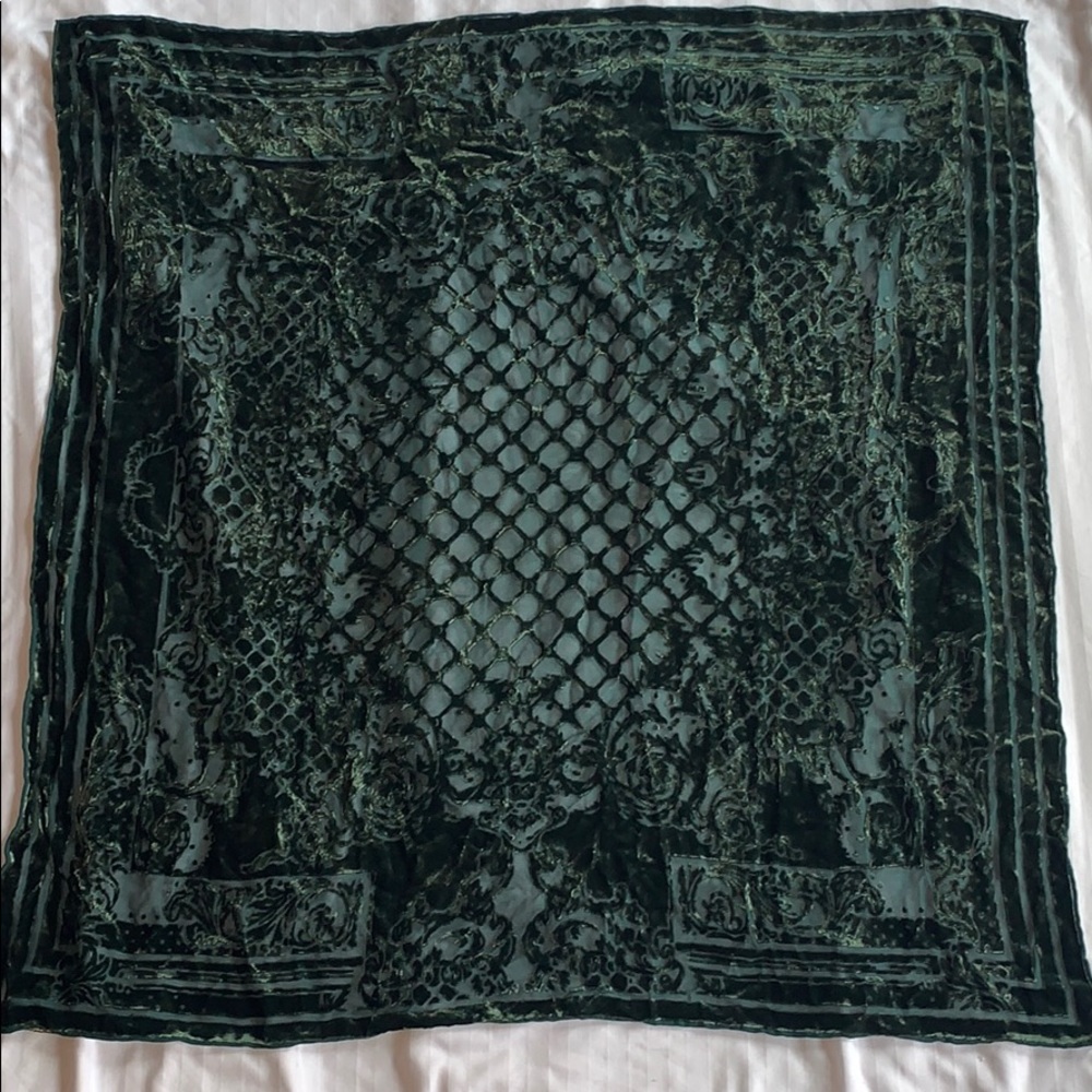 Authentic Balmain x H&M velvet ”bandana” scarf